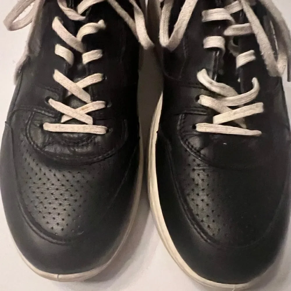 Ecco‎ Soft 7 Runner Sneakers Women’s Size 9 Black White Soles